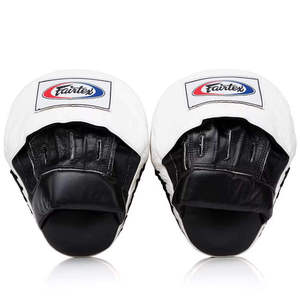 ถุงมือชกมวย Fairtex หนังวัวแท้ ทนทาน อุปกรณ์ฝึกซ้อมมืออาชีพ สำหรับฝึกซ้อมมวย รุ่น CP-FM-1 ลดราคาพิเศษ - Product Image 1