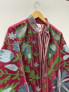 Chaqueta de terciopelo rojo con bordado floral, cuello alto, manga larga, bordado a mano, ropa cálida de invierno, estilo casual - Product Image 5