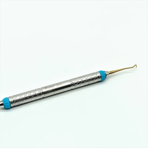 เครื่องมือขูดหินปูนแบบแมนนวล รุ่น Gold Tips Posterior Sickle Scaler 204s ทำจากสแตนเลสสตีล ใช้ซ้ำได้ สำหรับงานทันตกรรมบริเวณสะพานฟันที่บอบบาง - Product Image 3