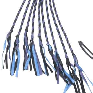 Flogger en cuir de vachette de qualité supérieure avec plusieurs brins pour jeux d'impact - Product Image 3