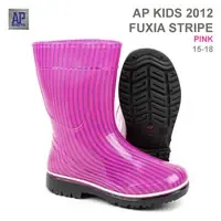 รองเท้าบูทกันฝนลายทางสีชมพูสำหรับเด็ก AP Kids Fuxia ผลิตจาก PVC กันน้ำ กันลื่น ดีไซน์ทันสมัย - Product Image 2