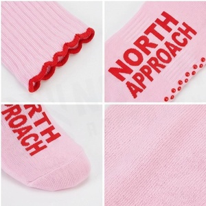 Chaussettes roses North Approach avec logo rouge, respirantes, en coton et fibre de bambou, pour adultes, tenue décontractée d'été - Product Image 4