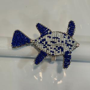 ที่ใส่ผ้าเช็ดปากงานแต่งงานแบบลูกปัดแก้วเหล็ก ดีไซน์หรูหรา แหวนผ้าเช็ดปากทรงกลมแบบกำหนดเอง ผู้ผลิตขายส่งรูปทรงปลา - Product Image 4