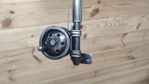 Poignée de porte en fer forgé résistante à la rouille, facile à installer, design en forme de canne à pêche pour portails ou portes. - Product Image 5