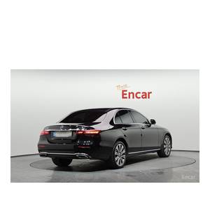 Mercedes-Benz Classe E E350 4MATIC Exclusive 2023, 70 106 km, Boîte de vitesses automatique, Sièges en cuir, Volant à gauche, Caméra de recul - Product Image 2