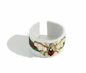 Pulsera de Resina Ancha de Color Personalizado, Diseño de Ángel del Amor, Ecológica, Hecha a Mano, Modelo Personalizado - Product Image 2