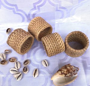 Tradebyd Anneaux de serviette en rotin Premium Accessoires de table Boho naturels pour mariages et fêtes - Product Image 1