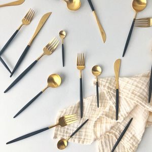 Ensemble de couverts modernes en métal, acier inoxydable, ustensiles durables pour la maison, la cuisine, les restaurants et les services de traiteur - Product Image 4