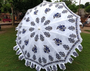 Parasol de jardin unique à motifs floraux Mughal Buta, parasol de plage bohème indien, parasol de soleil pour terrasses, fait à la main - Product Image 1