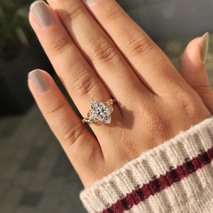 Bague de fiançailles élégante à trois pierres de forme marquise, inspirée de la nature, bijoux de mariée en pierres de synthèse, fournisseur en gros en ligne - Product Image 5