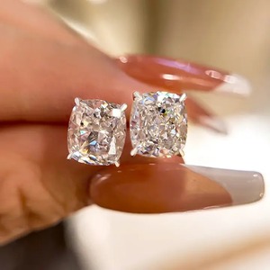 Pendientes de botón clásicos de moissanita 925 con corte de cojín efecto hielo triturado para mujer, en plata de ley con baño de oro blanco, amarillo y rosa - Product Image 5