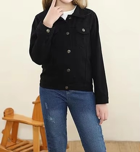 Ropa de Mezclilla de Alta Calidad para Bebés con Botones de Madera - Product Image 3