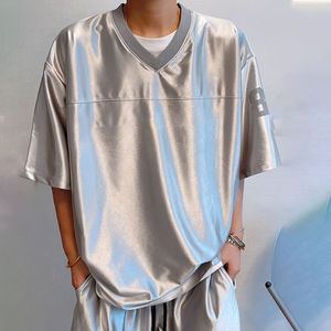 เสื้อยืดคอกว้างแขนสั้นผ้าซาตินโพลีเอสเตอร์สไตล์สตรีทแวร์สำหรับผู้ชาย พิมพ์ลายโลโก้ตามสั่ง เสื้อเบสบอลสตรีทแวร์สำหรับผู้ชาย - Product Image 2