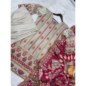 Magnifiques robes de cocktail haut de gamme et dupatta élégant pour les fêtes - Product Image 6