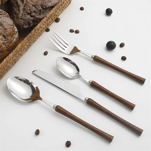 Juego de Cubiertos Clásicos Premium de Acero Inoxidable Estilo Occidental con Acabado Espejo, Cuchillo, Tenedor y Cuchara Sostenibles, Marca PHC, Hecho en India - Product Image 5