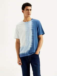 Camiseta de algodón de manga corta con cuello redondo y estampado tie-dye azul y blanco para hombre, estilo casual, corte regular, talla grande - Product Image 1