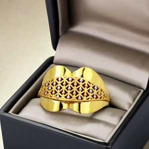 Anillo Ancho Chapado en Oro para Mujer |   Diseño de Rejilla Central de Malla Bicolor |   Elegante Joyería para Fiestas - Product Image 2