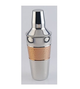Shaker à cocktails artisanal en acier inoxydable pour bars et fêtes, finition argentée, accessoires de bar. - Product Image 1