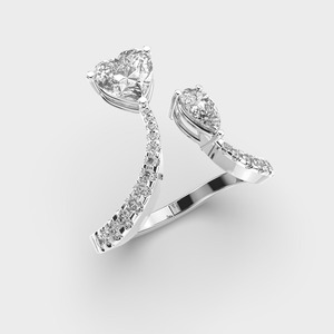 Anillo de Compromiso con Diamante Corte Corazón en Oro Blanco con Engaste Pavé, Estilo Romántico para Mujer - Product Image 4