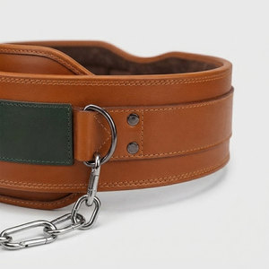 Ceinture lestée durable avec construction renforcée en cuir et liaison en acier sécurisée pour squats, tractions et entraînement de résistance - Product Image 3