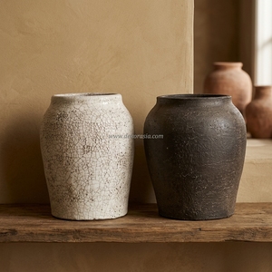 Vase cylindrique en terre cuite rustique gris foncé moyen Corto, urne en argile artisanale, pot décoratif en grès, vente en gros - Product Image 5