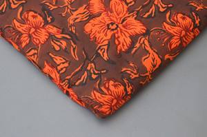 Tissu en coton imprimé à la main style Jaipuri pour la confection de robes et la décoration intérieure, tissu à coudre et bien plus encore. - Product Image 3