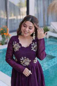 Robe Anarkali brodée violette avec dupatta pour femme, tenue de soirée de créateur, tenue ethnique, collection de mariage festive indienne - Product Image 5