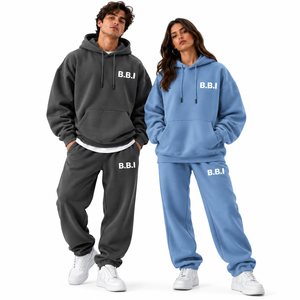 Ensemble de survêtement personnalisé pour couple : sweat à capuche gris anthracite pour homme et sweat à capuche en molleton bleu clair pour femme - Product Image 1