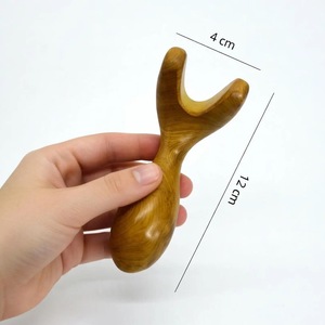 Masseur facial Gua Sha en bois rustique écologique avec artisanat en bois d'acacia massif pour la relaxation musculaire - Cadeau du Nouvel An - Product Image 2