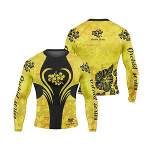 เสื้อรัดกล้ามเนื้อแขนยาวสำหรับผู้ชาย สีเทา พิมพ์ลายกราฟิกทางศาสนา ลายดอกกุหลาบสีแดงที่แขนเสื้อ เหมาะสำหรับการฝึกซ้อมกีฬาและออกกำลังกาย - Product Image 4