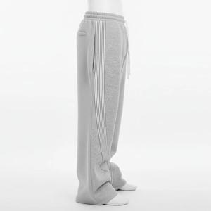 Pantalones Deportivos Unisex Grises a Rayas de Felpa/Algodón, Transpirables, de Peso Medio, Cintura Elástica, Corte Holgado, Largos, con Cordón Ajustable y Bordado - Product Image 3