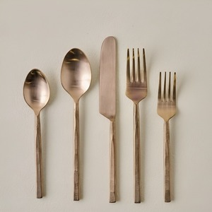Juego de cubiertos elegante y duradero con diseño de cubiertos de postre, mango plano, apto para lavavajillas, pulido espejo, mango de última tendencia - Product Image 3
