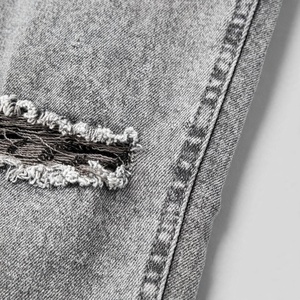 Jean en denim gris déchiré coupe slim pour homme, taille haute, délavé, style décontracté, en coton tissé, jambe droite, collection printemps - Product Image 4