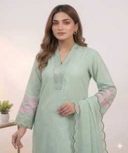 Ensemble ethnique FANCY MUL CHANDERI en coton brodé de sequins avec détails découpés, comprenant un haut, un pantalon palazzo et un dupatta, couleur menthe, séchage rapide - Product Image 3