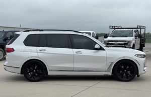 PREMIUM Fresh Deluxe B M Ws X7 xDrive40i avec Navigation et Transmission Intégrale - Product Image 2