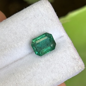 Esmeraldas Naturales de Zambia, Peso 1.74 Quilates, Gema de Esmeralda Natural de Zambia, Corte Octogonal Verde Intenso, Gema Suelta Facetada para Joyería - Product Image 5