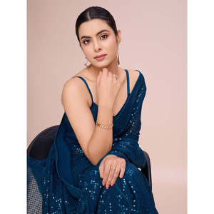 Sari de créateur par Fabzonefabindia pour les fêtes et les clubs, avec des motifs en sequins - Product Image 2