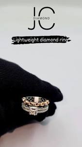 Anillos de diamantes ligeros para mujer Colecciones de lujo de oro y rosa blanca que incluyen un hermoso anillo de oro y Rosa Blanca - Product Image 3