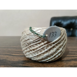 Fil de viscose de bambou écologique DK Weight Cake Shade 133 pour crochet, tricot et tissage - Product Image 1