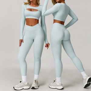 Conjunto deportivo de yoga de 2 piezas para mujer, leggings sin costuras y sujetador deportivo, 100% poliéster con sublimación personalizada. - Product Image 3