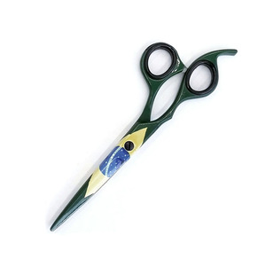 กรรไกรตัดผมขายดี ใบมีดคมตรง สแตนเลส พร้อมที่พักนิ้ว - Product Image 5
