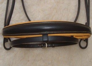 Annabelle, fabricante de artículos de cuero genuino al por mayor, accesorios para caballos, bridas y riendas, con posibilidad de personalizar el tamaño. - Product Image 3