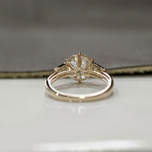 Anillo de Compromiso de Lujo con Diamante de Laboratorio de 3 Quilates, Corte Brillante Redondo, E VS1, Oro Amarillo de 14K, Certificado IGI, para Bodas y Aniversarios - Product Image 6
