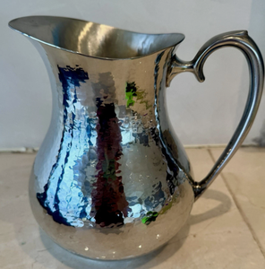 Pichet à eau en acier inoxydable martelé 1,5 L, carafe vintage durable avec poignée pour boissons de fête, restaurant, carafe à eau en cuivre - Product Image 4