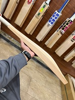 Batte de cricket Hoserz International de qualité supérieure, en saule anglais, légère, de qualité professionnelle, fabriquée à la main, pour le cricket à balle dure, 38/40 mm