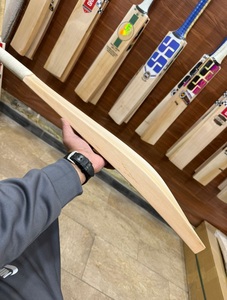 Batte de cricket Hoserz International de qualité supérieure, en saule anglais, légère, de qualité professionnelle, fabriquée à la main, pour le cricket à balle dure, 38/40 mm - Product Image 2