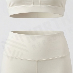 Conjuntos de Yoga para Mujer de Alta Calidad con Logotipo Personalizado, Tallas Grandes, Reversibles, Transpirables y Ecológicos - Product Image 5
