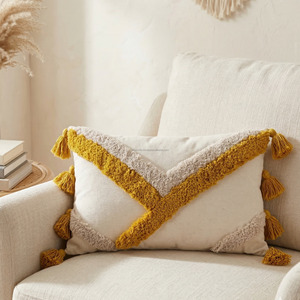 Cojín Decorativo Estilo Bohemio con Diseño Geométrico Cuadrado Azul, Amarillo y Blanco de 18x18 Pulgadas, Ecológico - Product Image 6