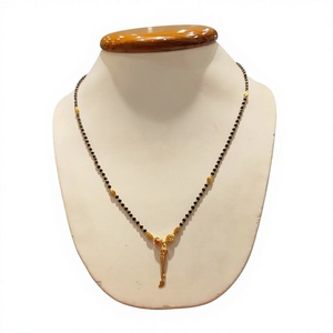 Collier Mangalsutra en or massif 22 carats, bijoux indiens traditionnels minimalistes pour un usage quotidien, chaîne en or légère et élégante - Product Image 1