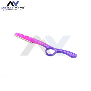 Navaja de Peluquería Profesional Certificada con Recubrimiento de Papel para Estilizar y Entresacar el Cabello, con Cuchilla Duradera para Salón - Product Image 3